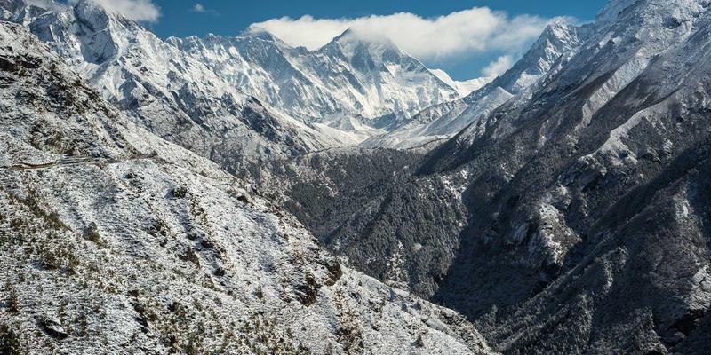零信任实战指南：用编程思维构建企业网络“前端防线”